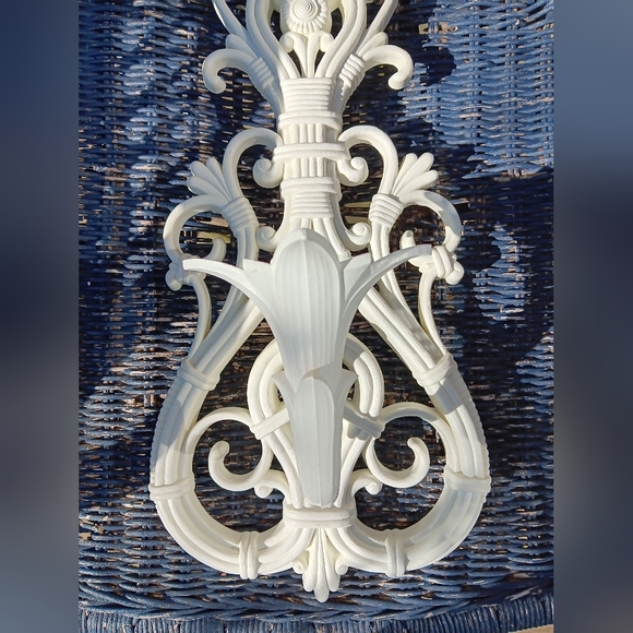Vintage 70s white Dart Industries Ornate Plastic Wall Sconce Candle Holder Syroc - Picture 2 of 9